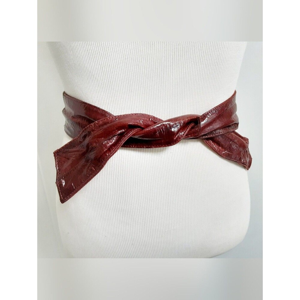 Oxblood Red Eel Skin Waist Cincher Belt Sz S/M - Vtg